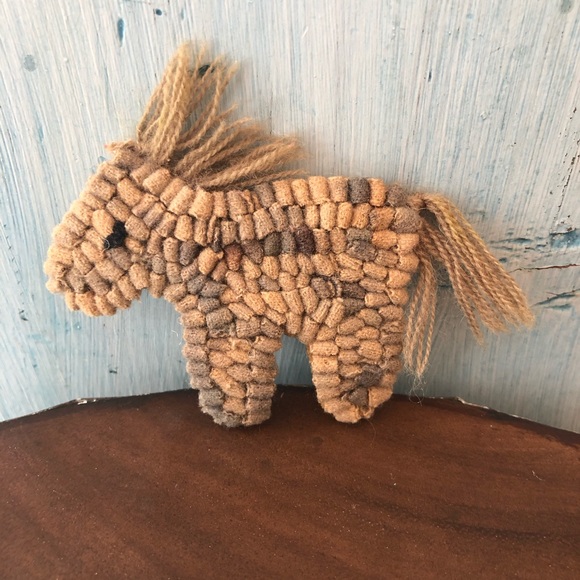 Cutest little “hooked rug” style horse pin purchased from very creative artist - Picture 3 of 8